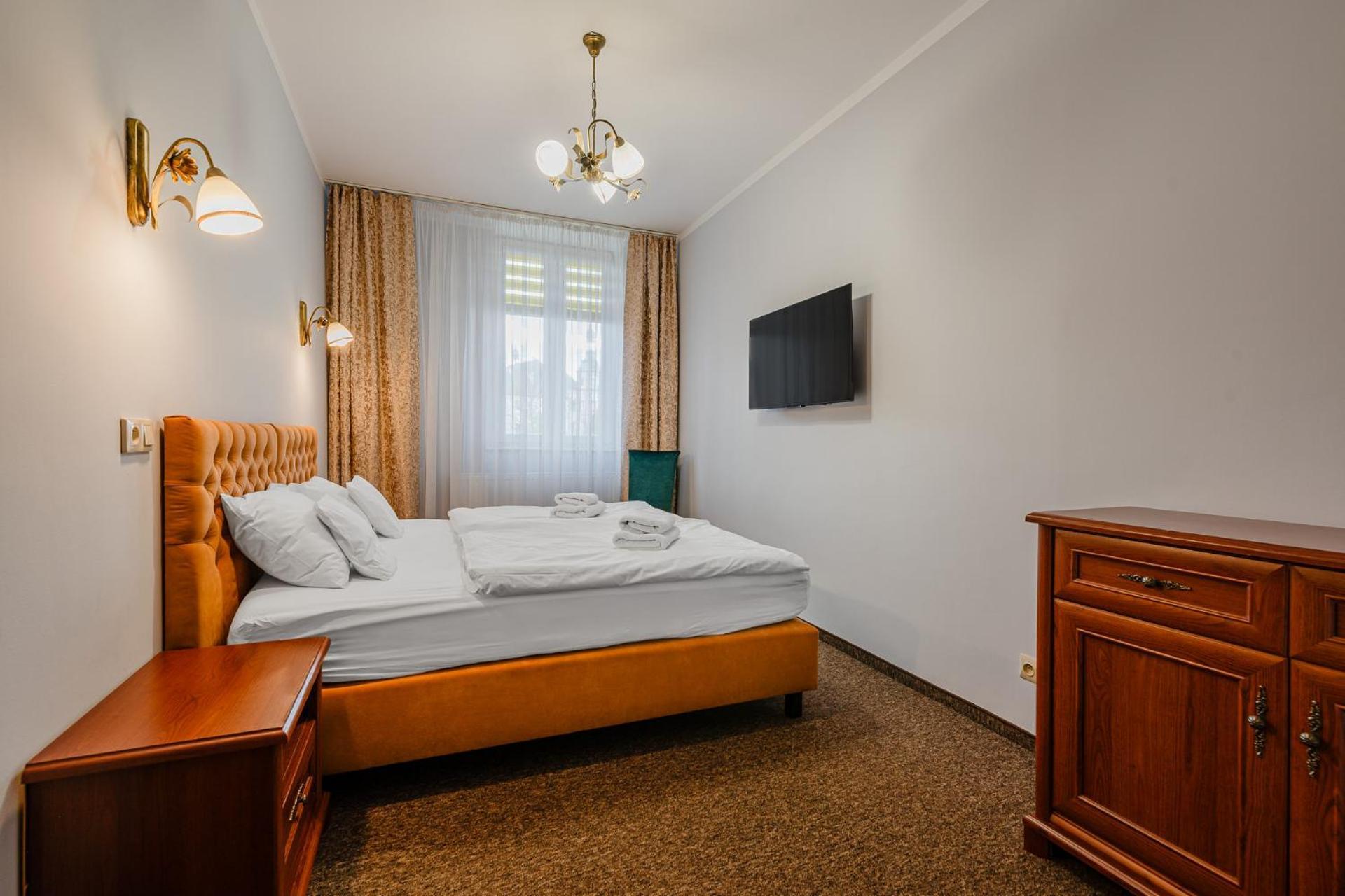 Hotel Bristol Kielce Extérieur photo