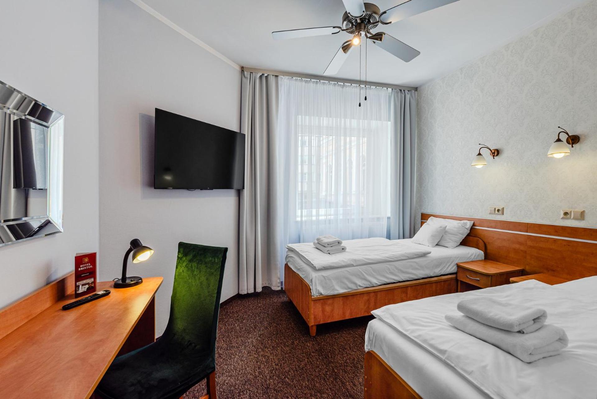 Hotel Bristol Kielce Extérieur photo