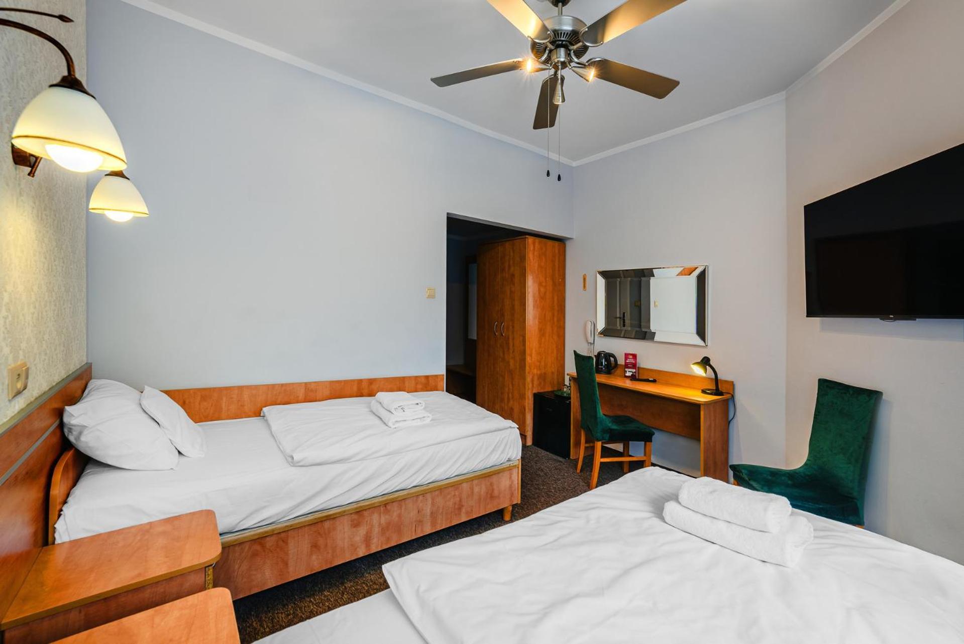 Hotel Bristol Kielce Extérieur photo